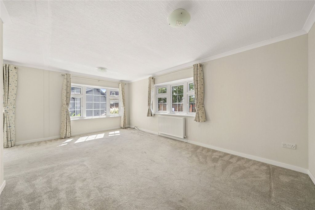 Property photo 3 of 16 Picture No. 13