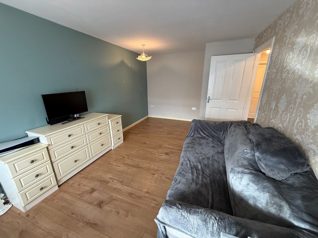 Property photo 3 of 7 4829354