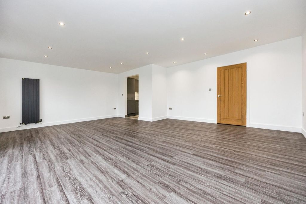 Property photo 3 of 11 Whatsapp Image 2026-01-05 At 11.18.28.Jpeg