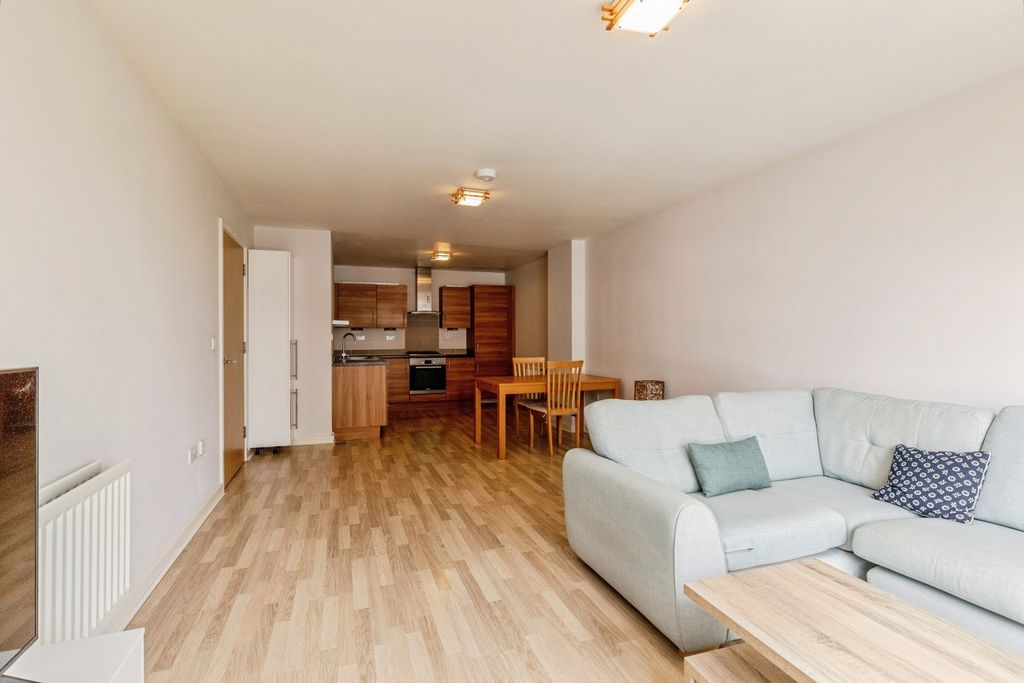 Property photo 2 of 11 Pbox-Img.Jpg