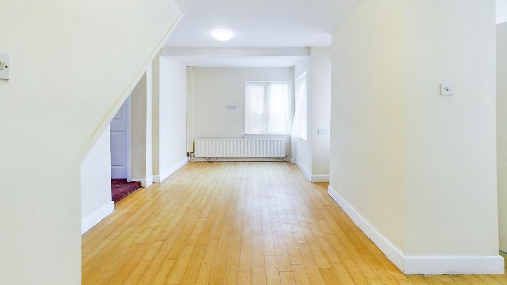 Property photo 2 of 26 2819826