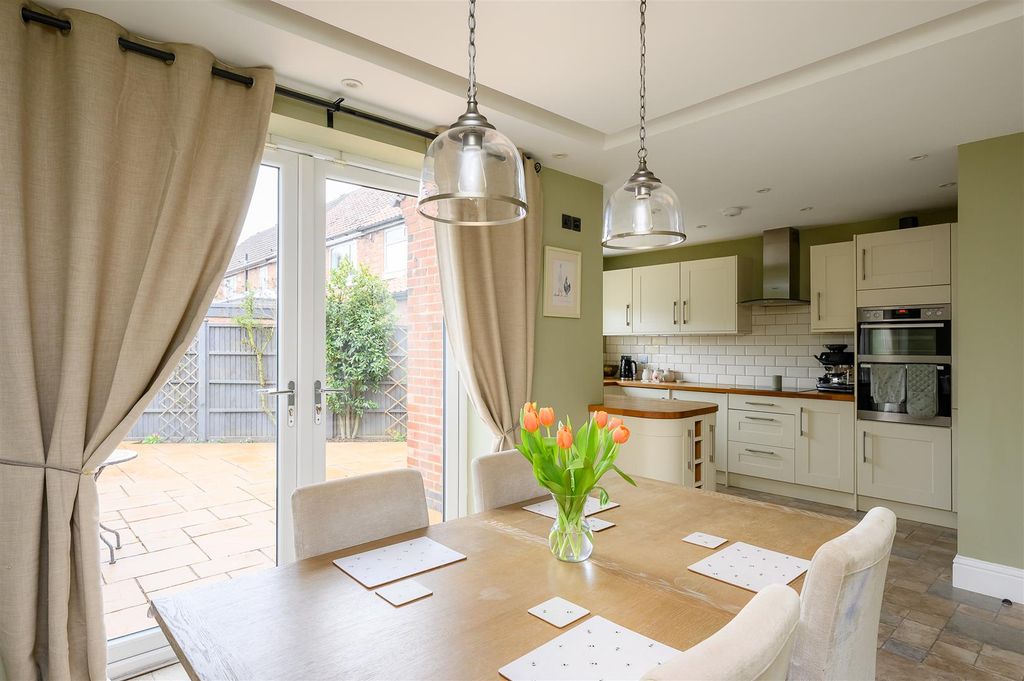 Property photo 2 of 18 Dining