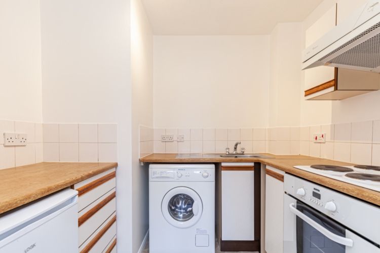 Property photo 3 of 7 258065-Std