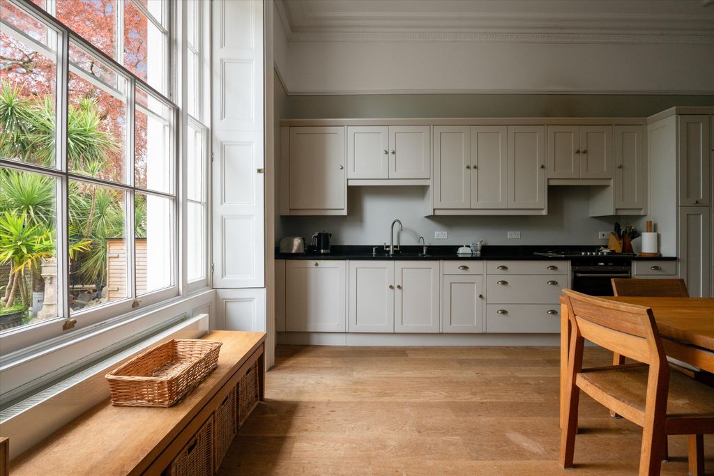 Additional image 2 of 3 bed maisonette for saleOakfield Road, Clifton, Bristol BS8