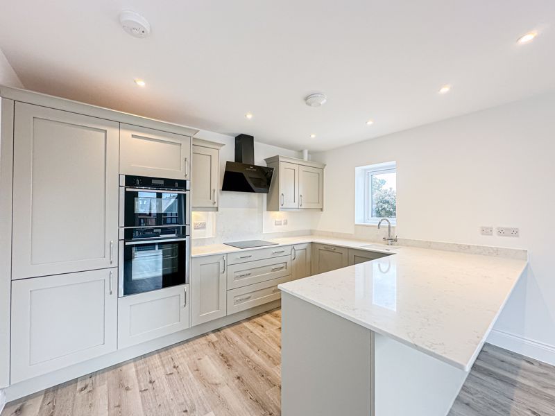 Property photo 2 of 18 Photo 8