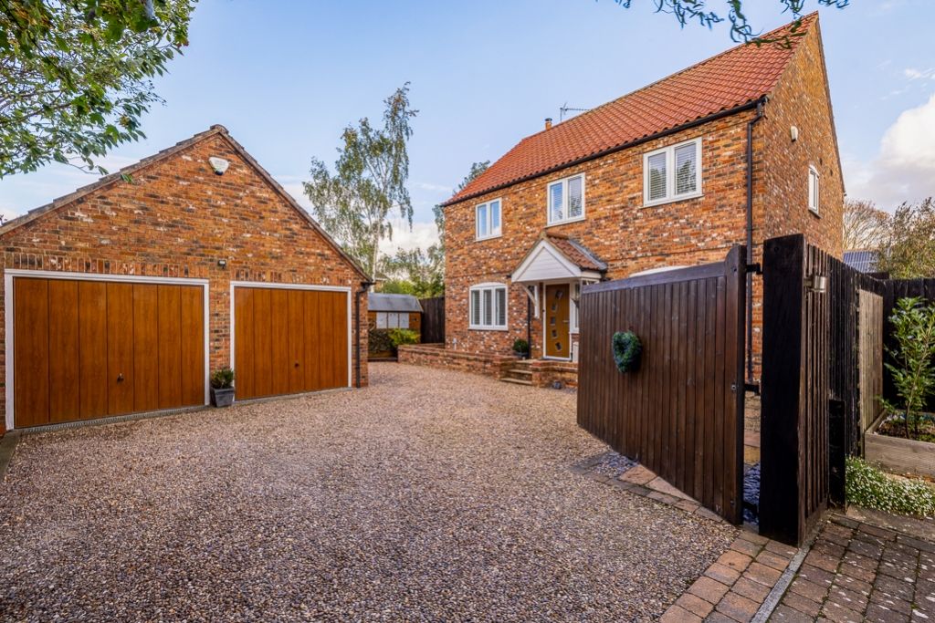 Property photo 1 of 43 3 Chestnut Close (Norton)-8