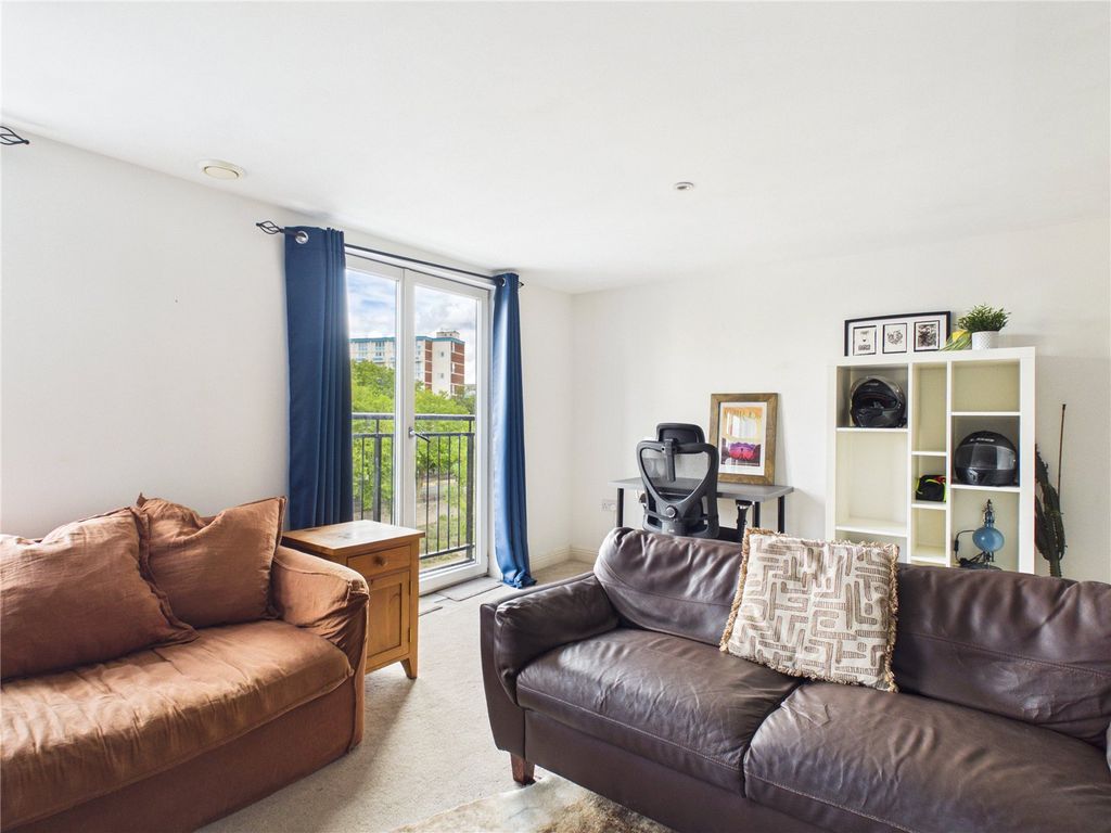 Property photo 3 of 28 Picture No. 29