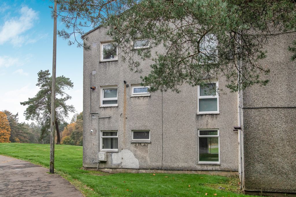 Property photo 2 of 20