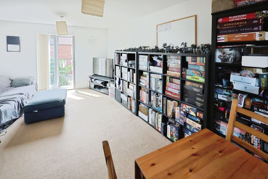Property photo 2 of 9 Pbox-Living_Room-321585.Jpg