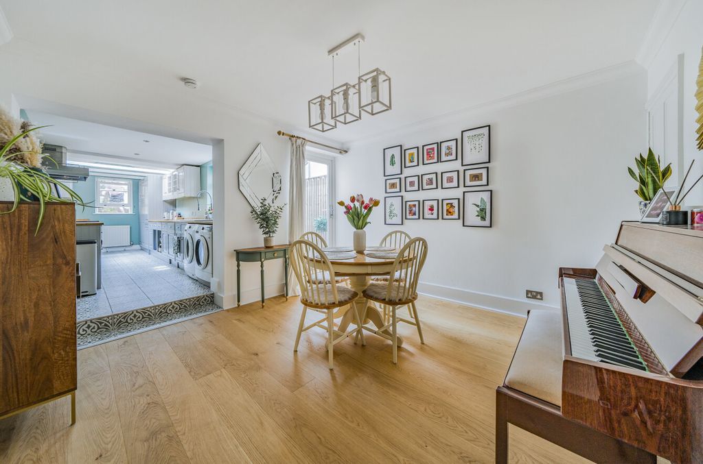Property photo 3 of 17 Dining Room