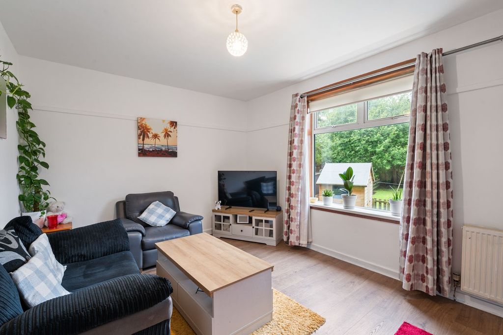 Property photo 2 of 27