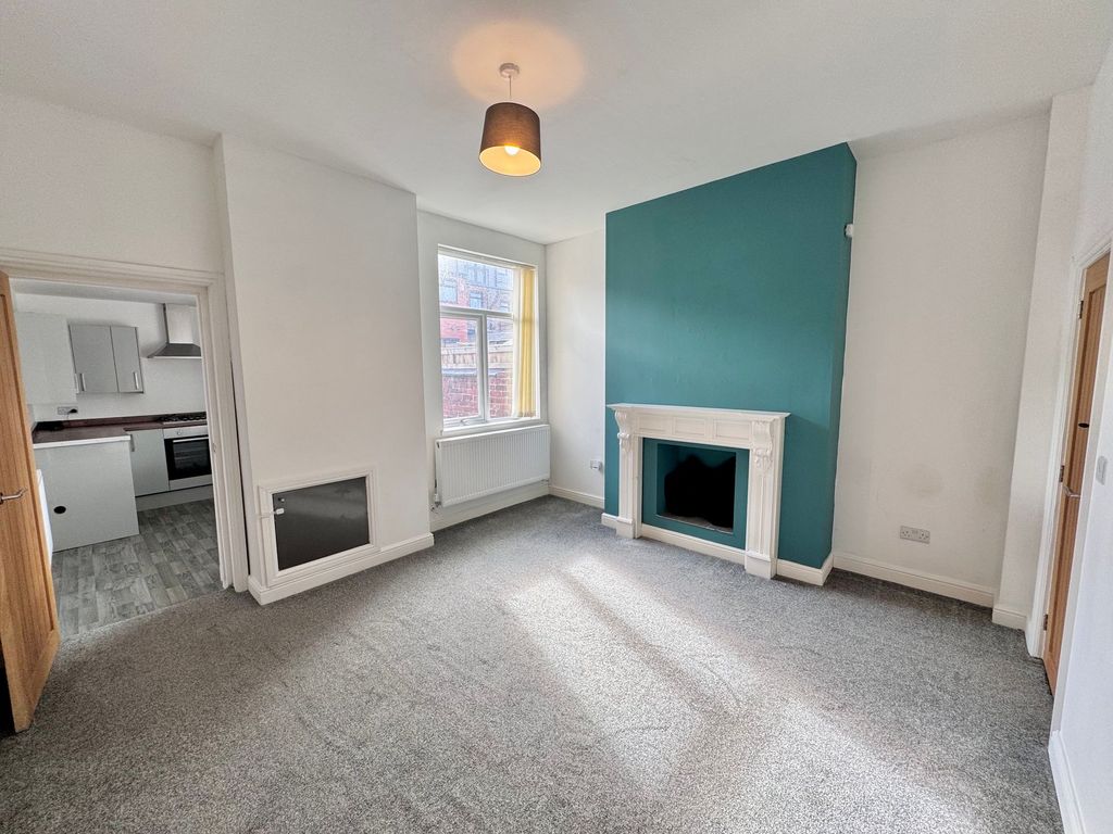 Property photo 3 of 8 Dining Room