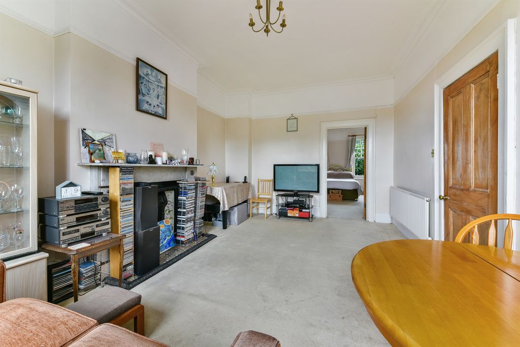 Property photo 3 of 9