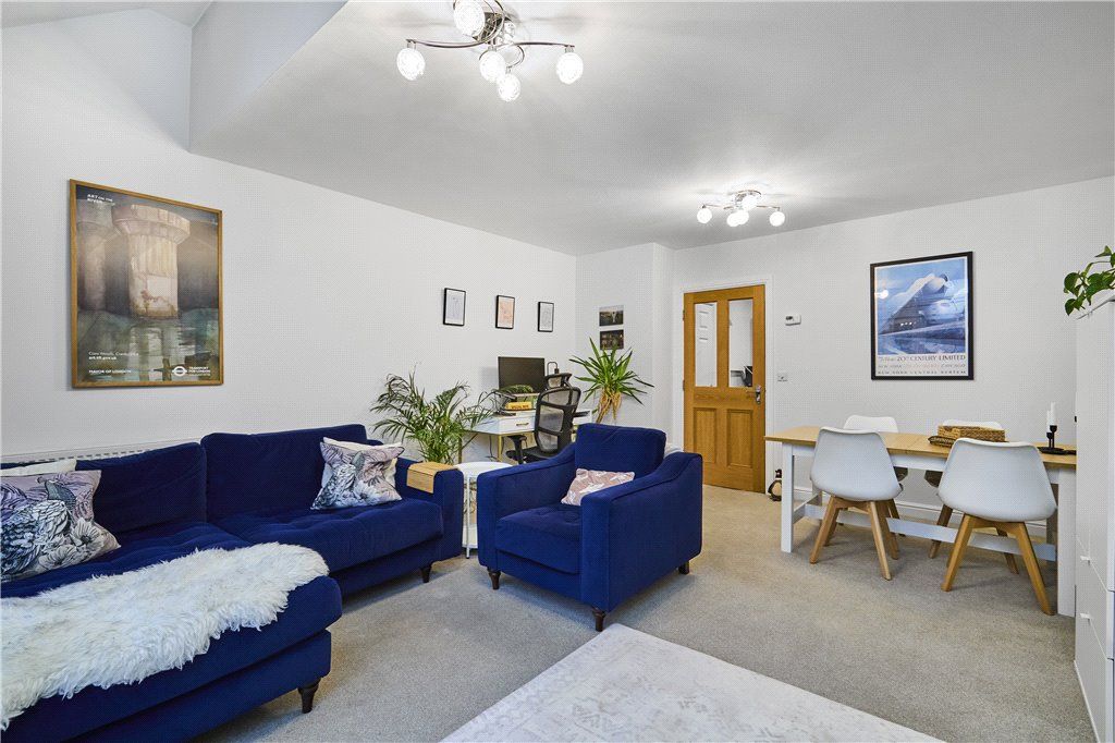 Property photo 3 of 15 Sitting Room