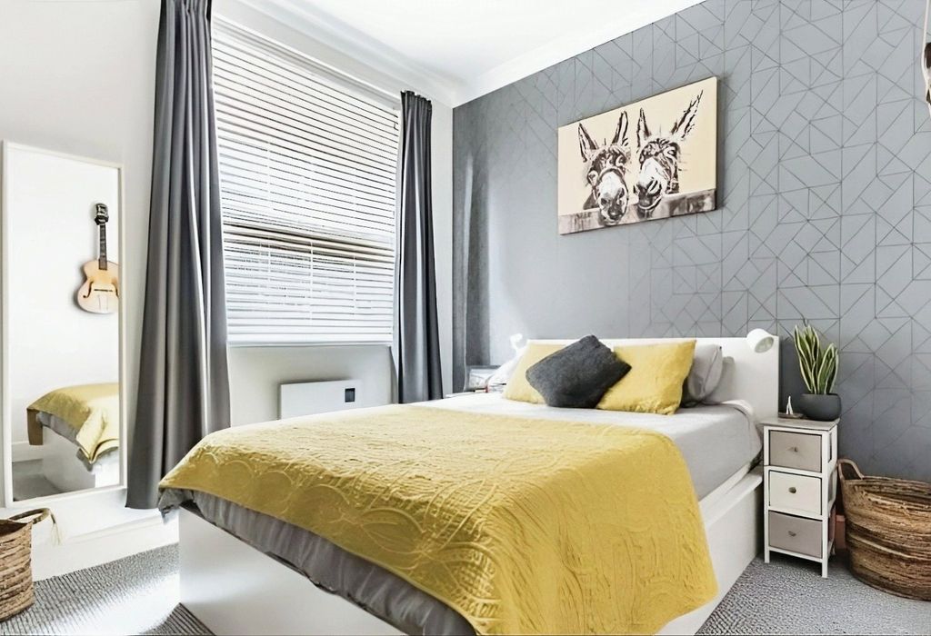 Property photo 1 of 10 Bedroom