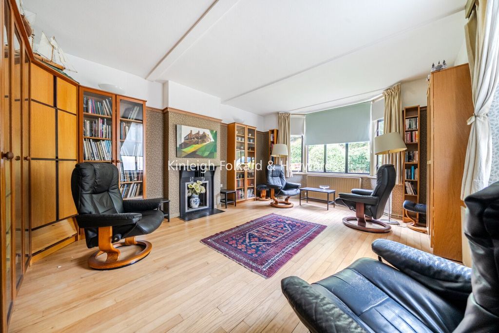 Property photo 2 of 24 Picture No. 25