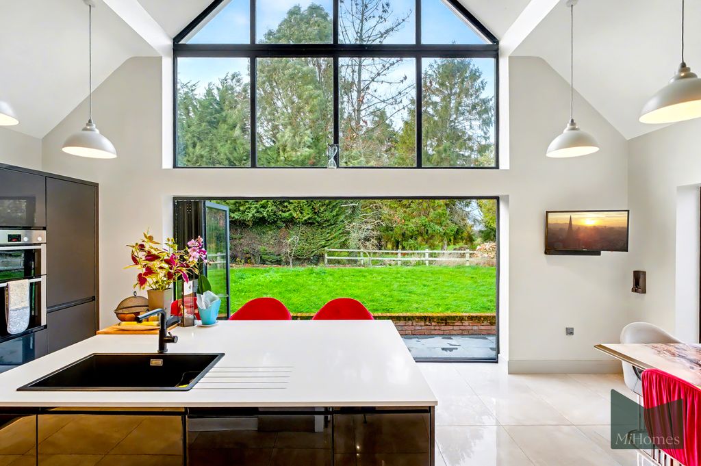 Property photo 3 of 26