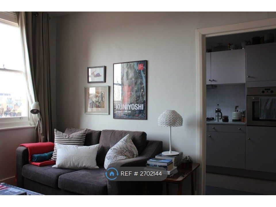 Property photo 3 of 6 Living Room