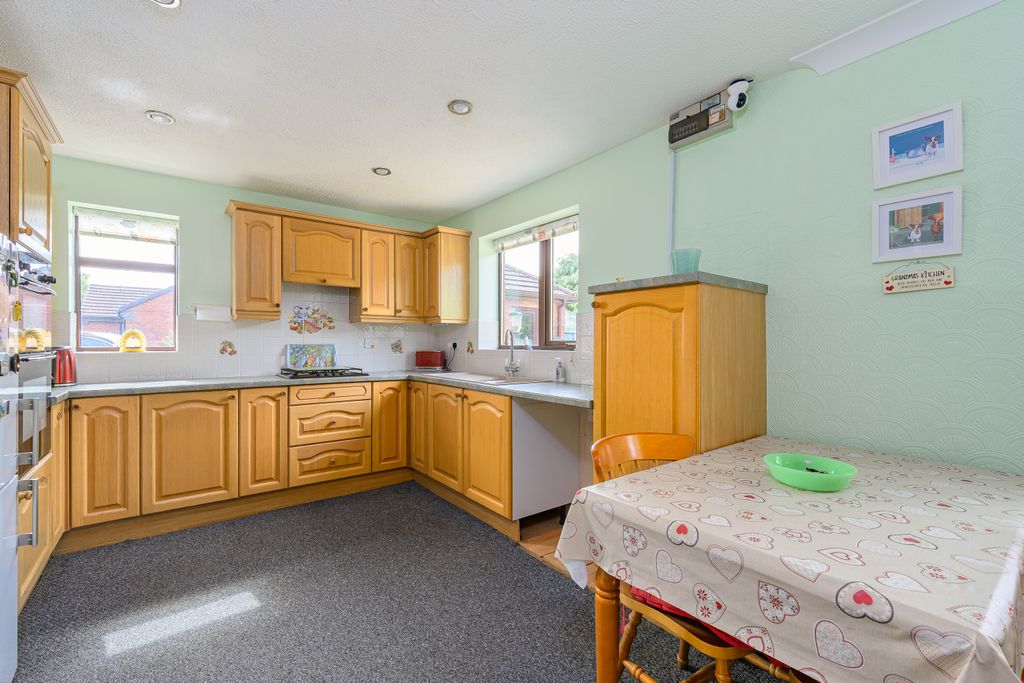 Property photo 3 of 20