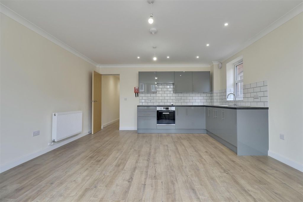 Property photo 3 of 9 871E2908-95F1-4308-Ac87-Ba9Cba3D9F3D_1_201_A.Jpeg