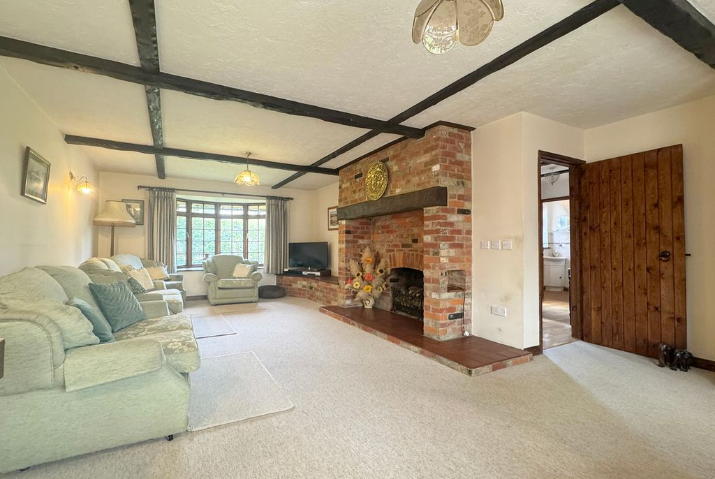 Property photo 2 of 15 Rg Sitting Room