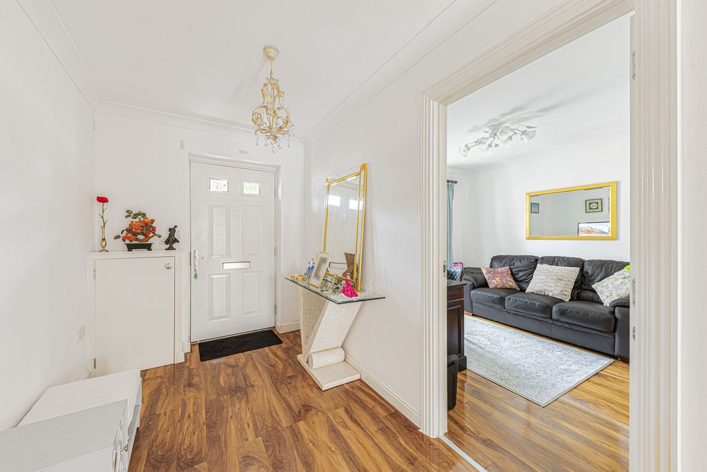 Property photo 2 of 21