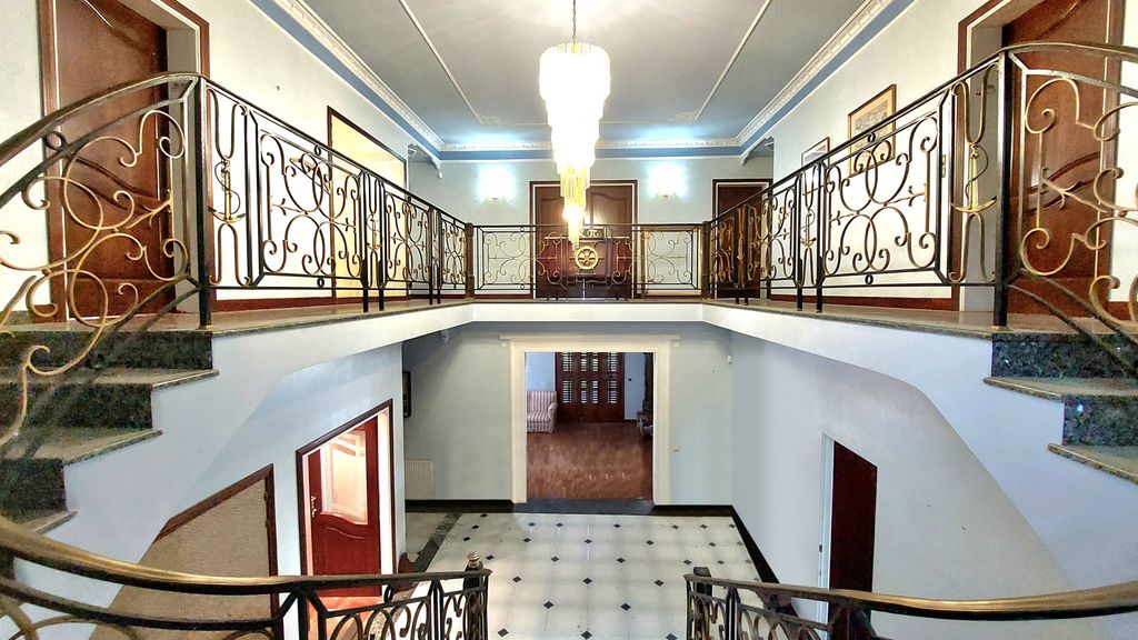 Property photo 2 of 30