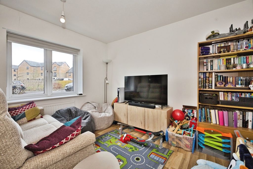 Property photo 3 of 16 Pbox-Img.Jpg