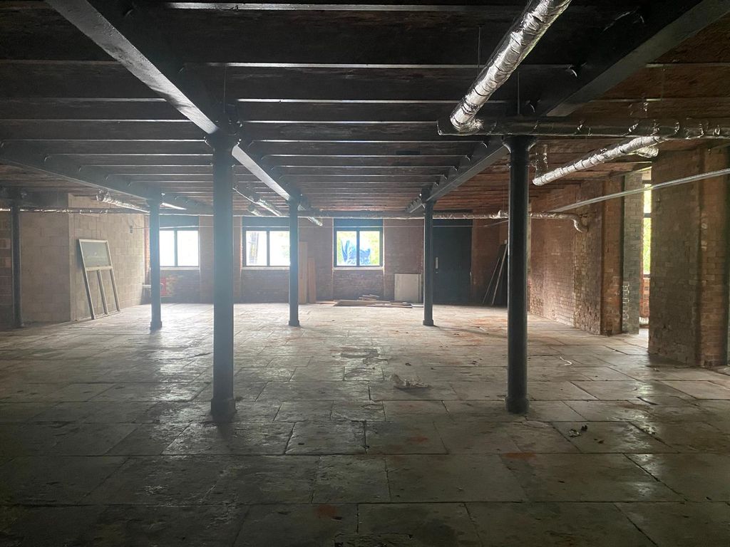 Property photo 2 of 7 Gallery