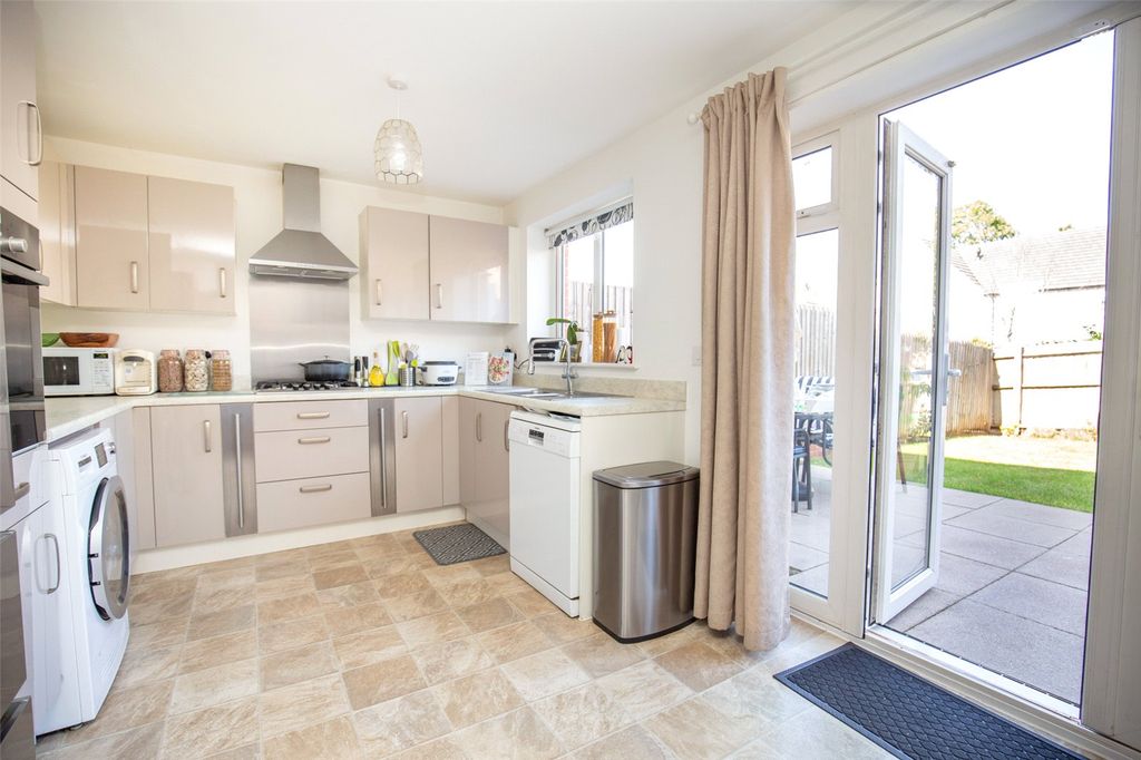 Property photo 3 of 14 Picture No. 02