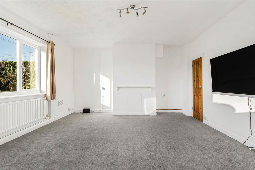 Property photo 2 of 19 24_67645.Jpg