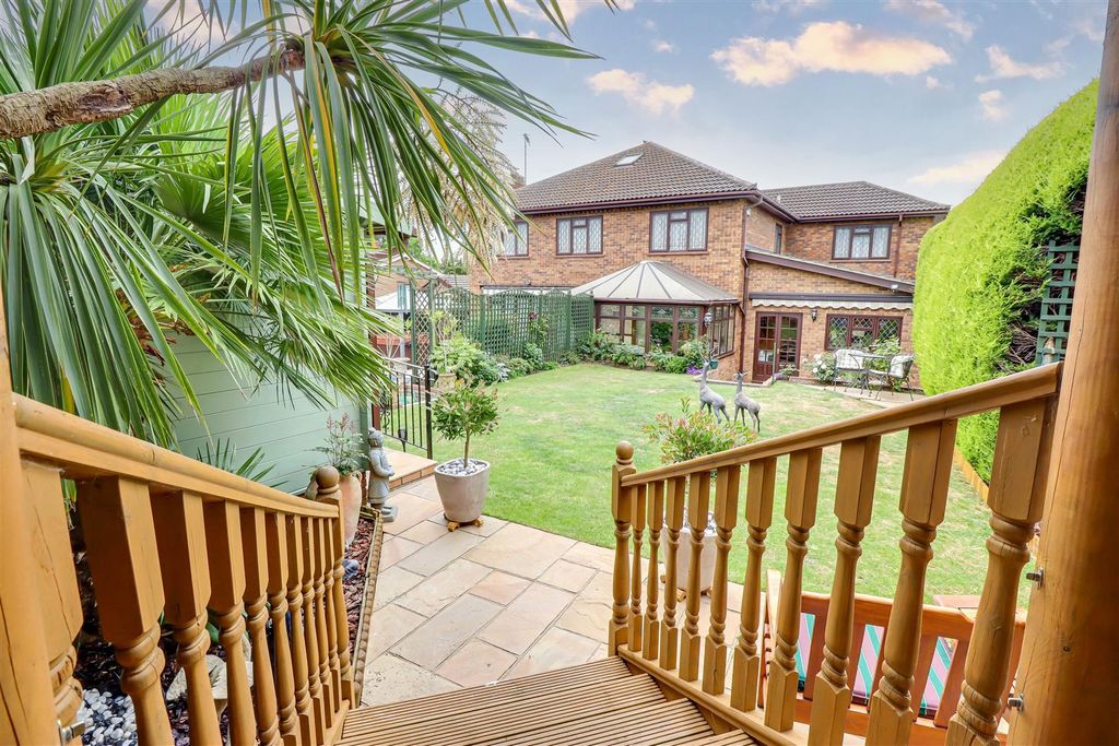 Property photo 2 of 47