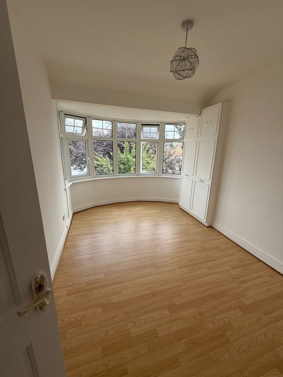 Property photo 1 of 14 3 Bedroom House With Annex In Greenford