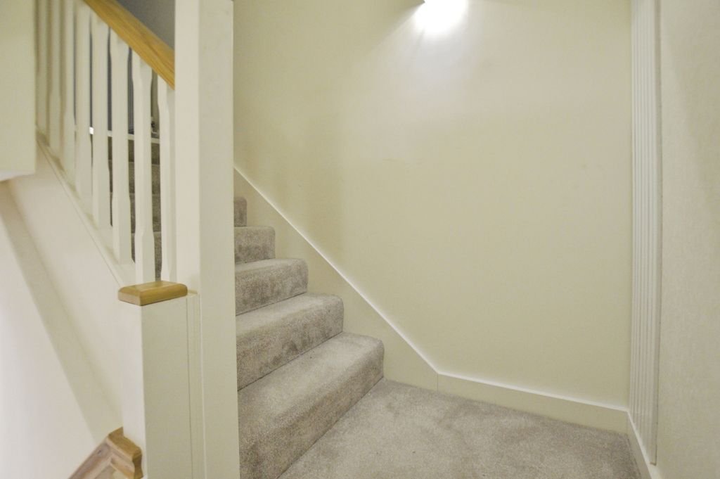 Property photo 2 of 12 Pbox-Img.Jpg