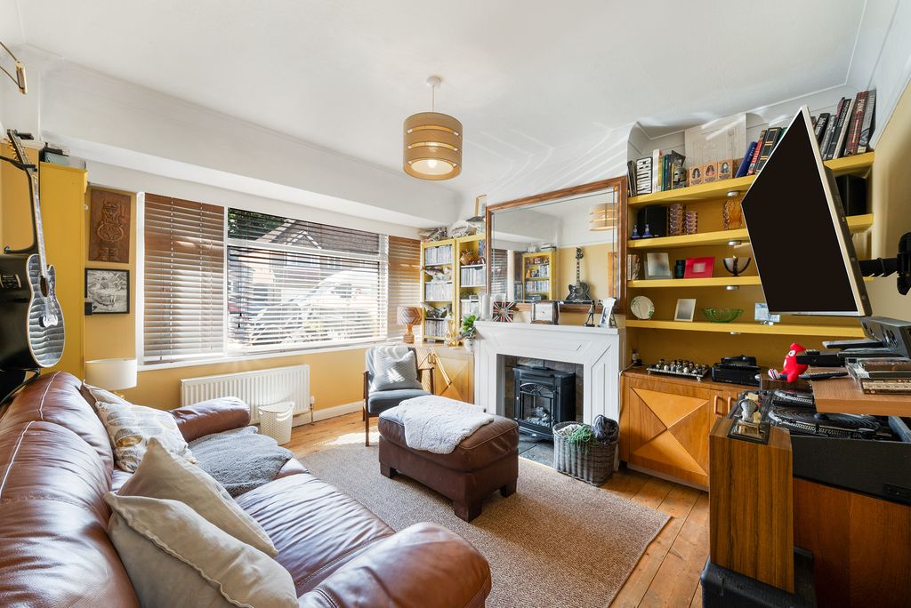 Property photo 2 of 16