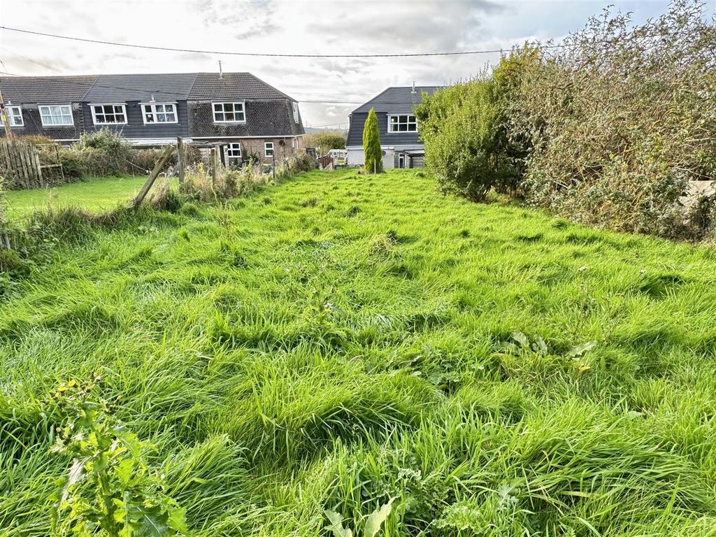 Property photo 3 of 32 Garden