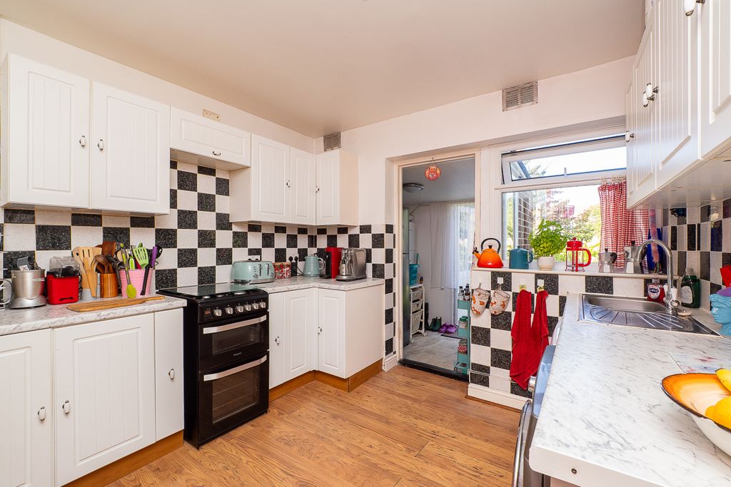 Property photo 2 of 13 Picture No. 08