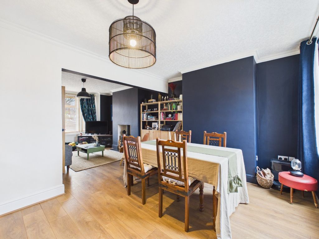 Property photo 3 of 16 4844864