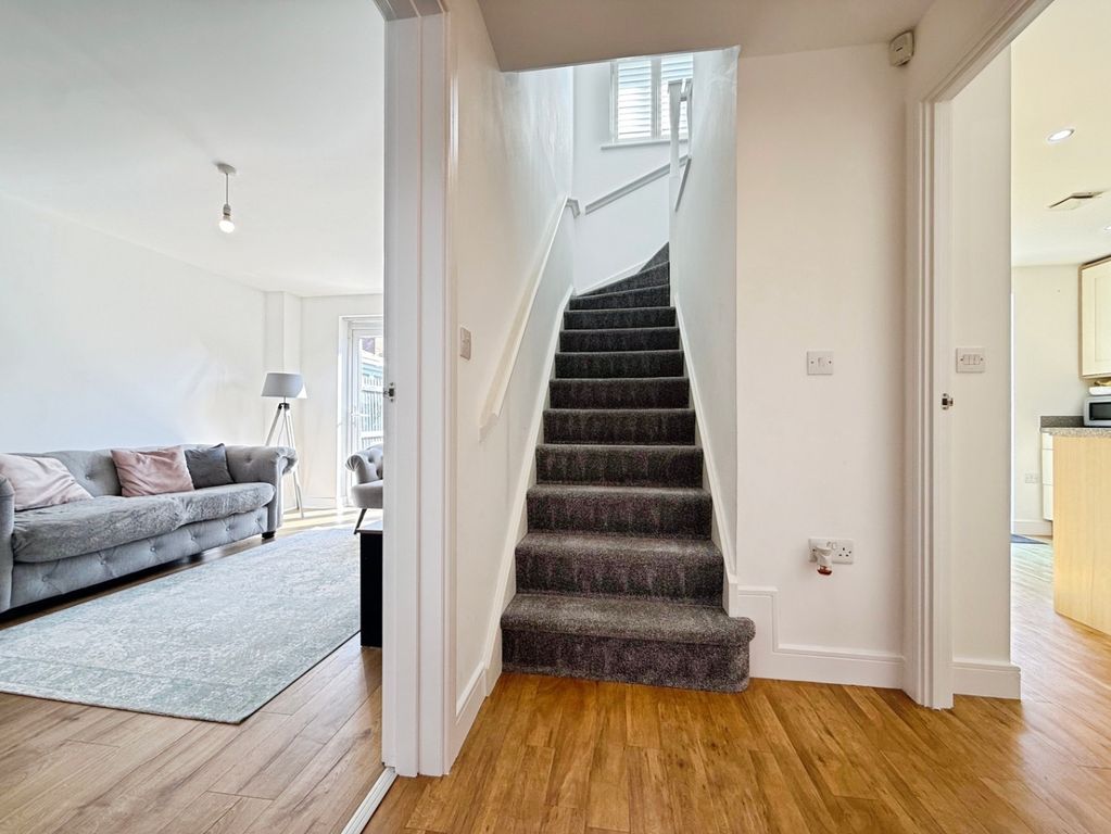 Property photo 3 of 32 4975385