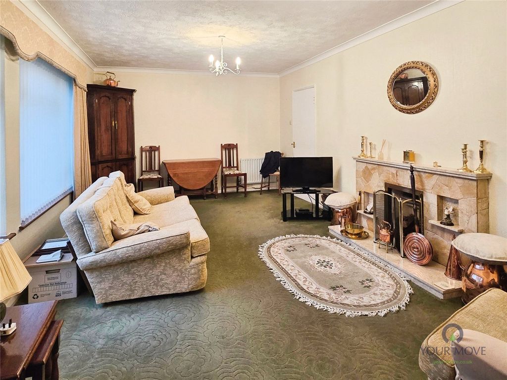 Property photo 2 of 13 Living/Dining Room