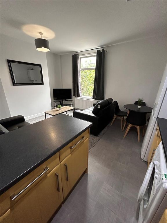 Property photo 2 of 11 Kitchen3.Jpg