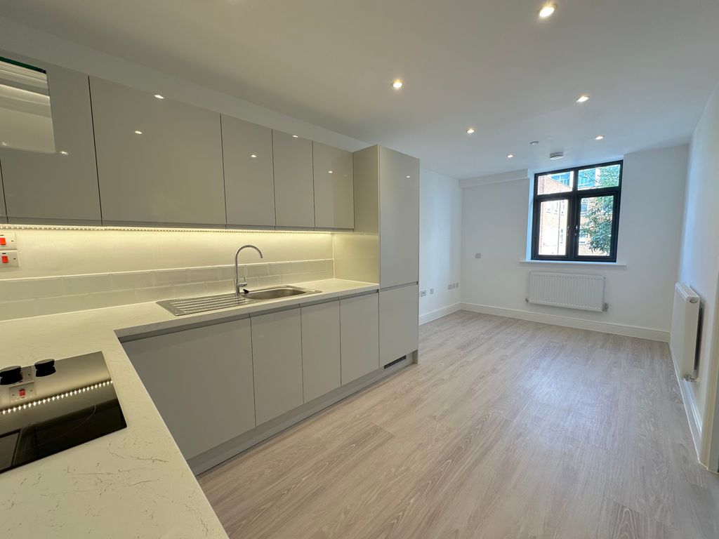 Property photo 2 of 7 Kitchen