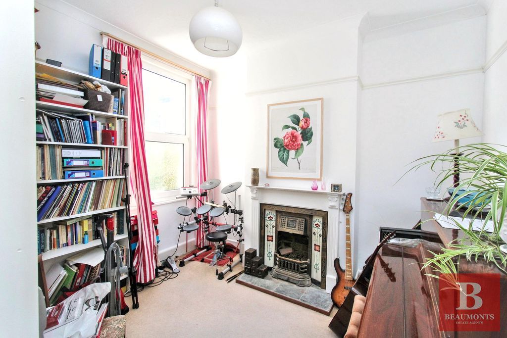 Property photo 3 of 16 Photo 6