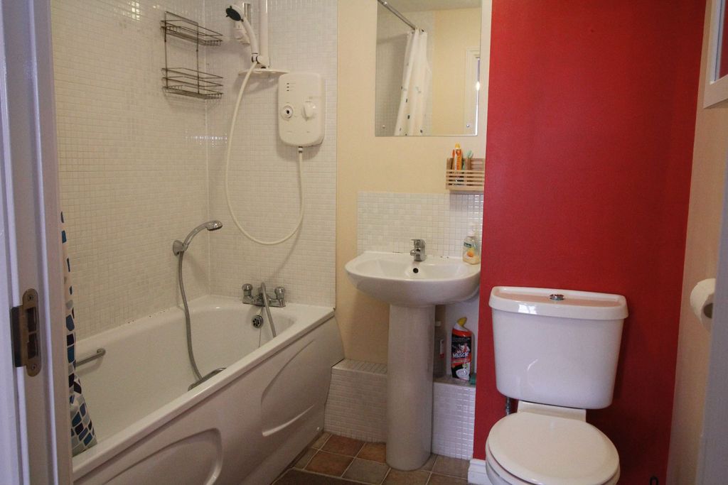 Additional image 4 of 2 bed flat for saleFlat, Red Shank House, Capstan Drive, Rainham RM13