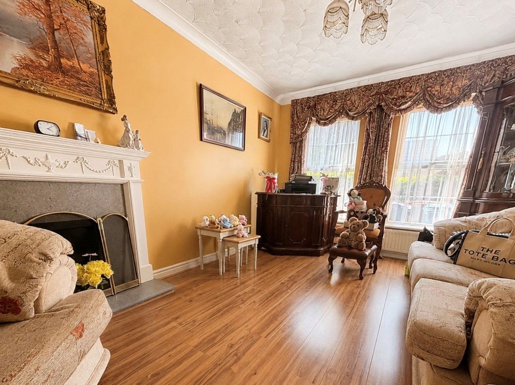 Property photo 3 of 11 Picture No. 10