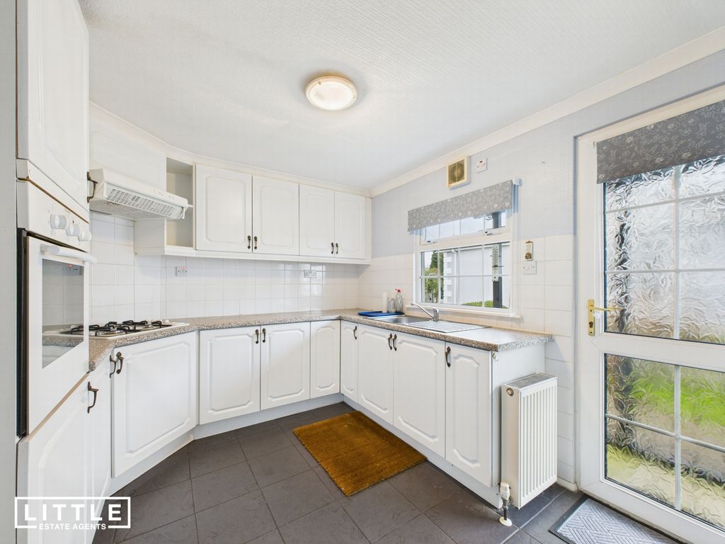 Property photo 3 of 16 Photo 2