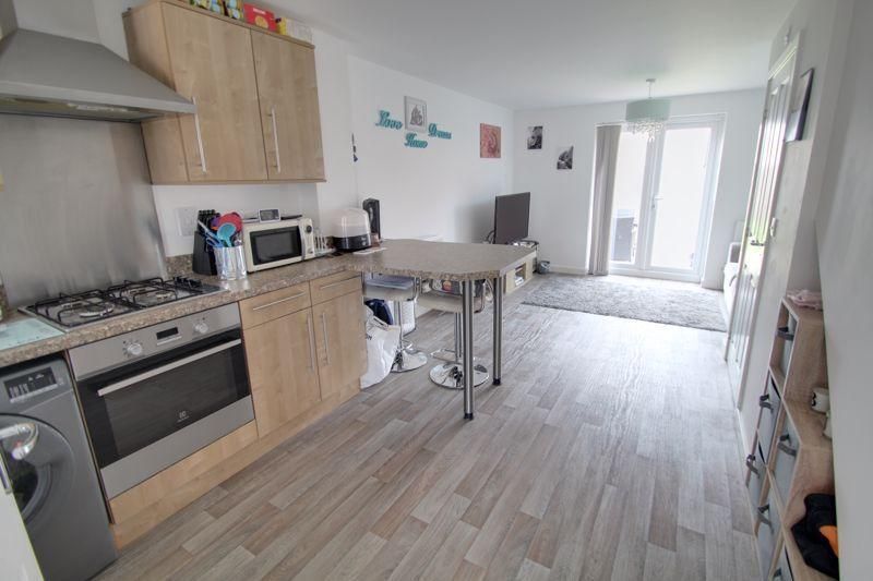 Property photo 3 of 8 Kitchen