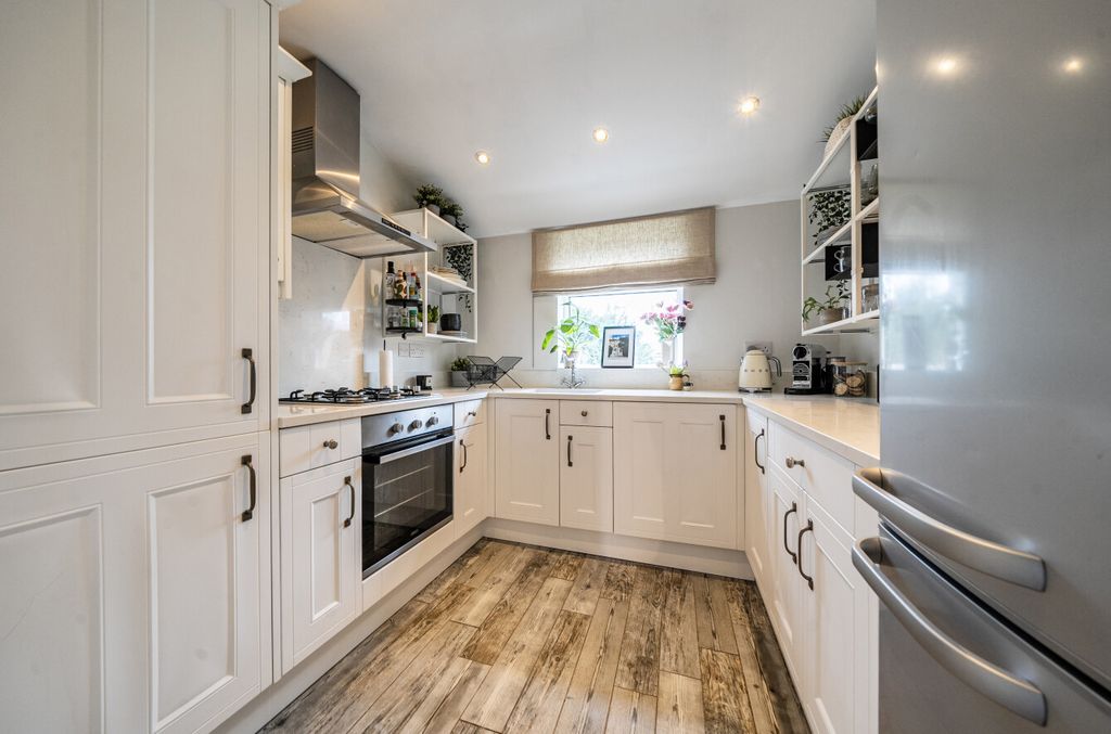 Property photo 3 of 22 1414659-21-699867...