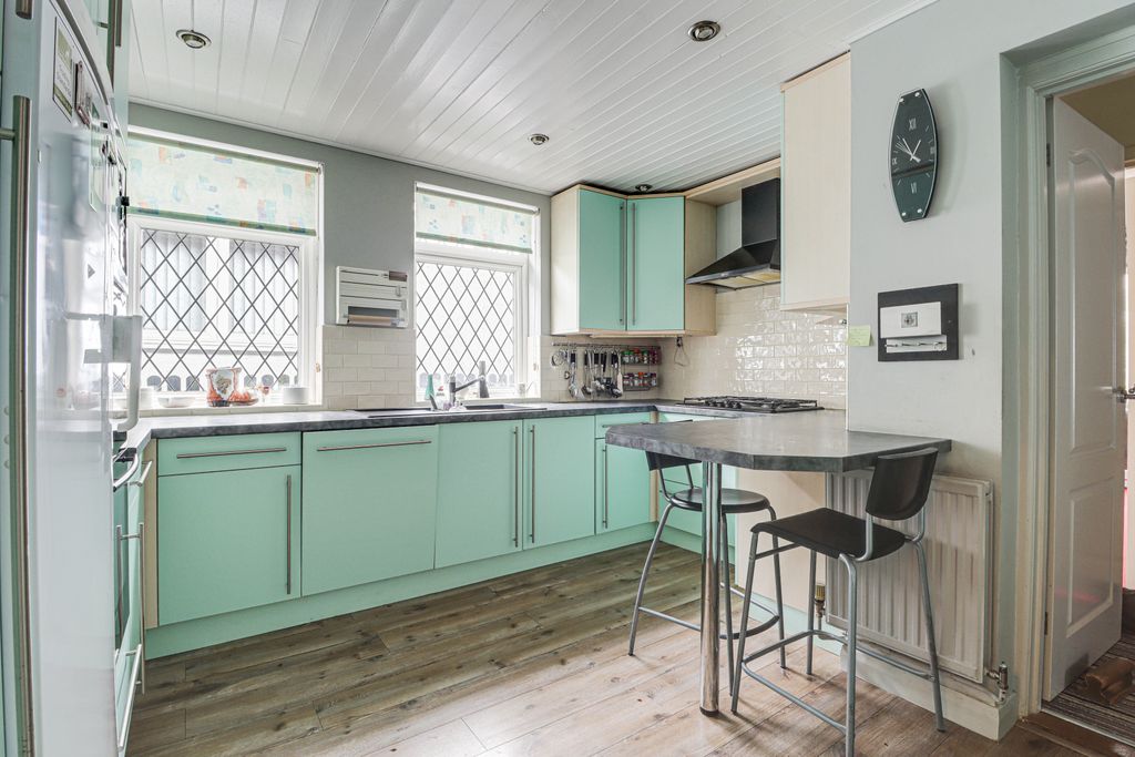 Property photo 3 of 15 Kitchen