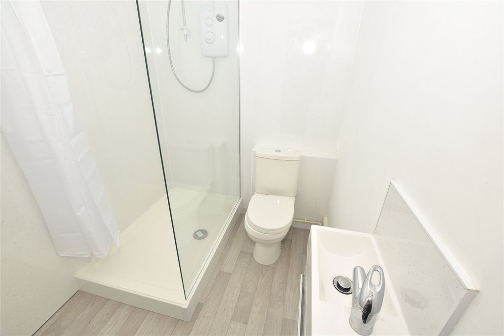 Property photo 2 of 7 Shower Room